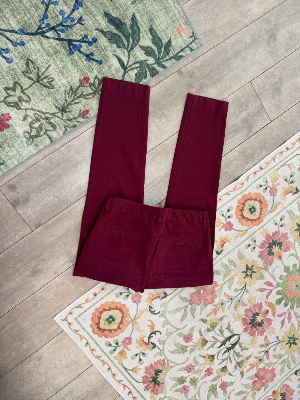 Old Navy Women's Burgundy Wine High Rise Pixie Ankle Pants Size 8
Beautiful Old - Picture 12 of 15